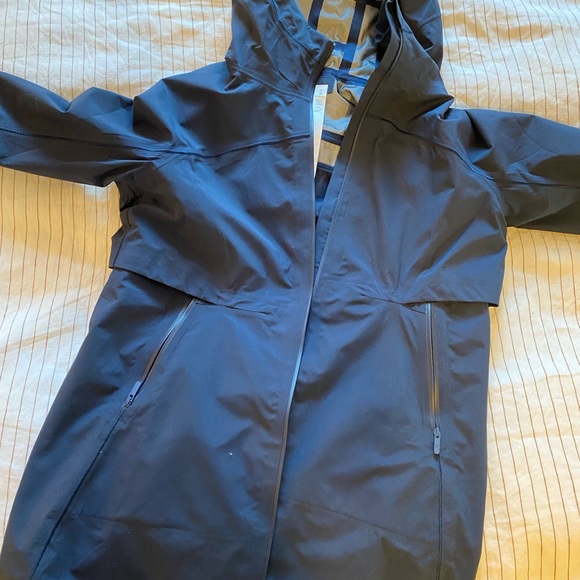 Lululemon navy blue rain coat New without tags - Picture 1 of 8